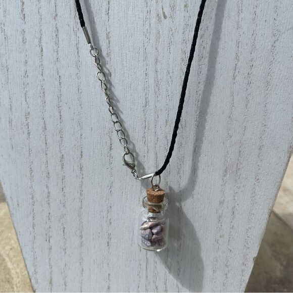 HANDāMINEDĀ LEPIDOLITEāCHIPāBOTTLEāCHARMāNECKLACE - Picture 5 of 16